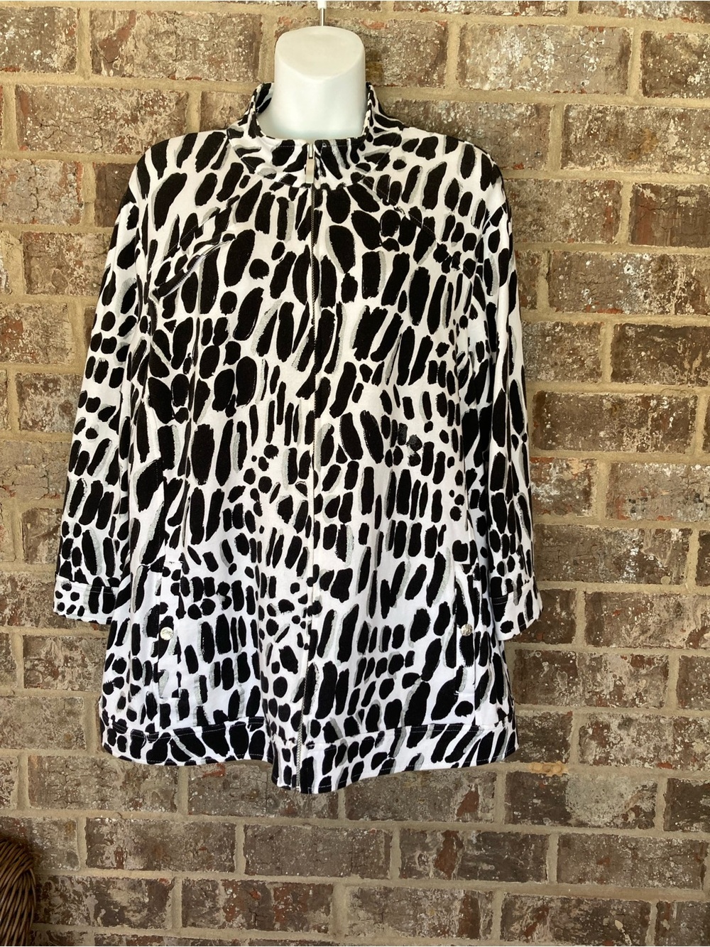 Chico’s Zenergy Size 3 Abstract Animal Print Zip Jacket XL 16/18